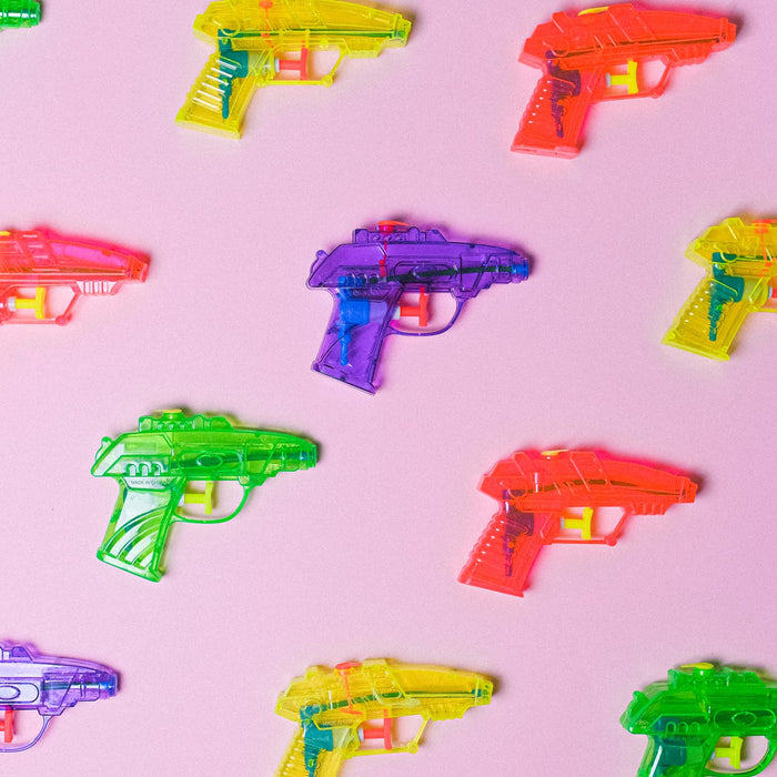 Using Toy Guns And Weapons For Your Portable Photo Booth Props